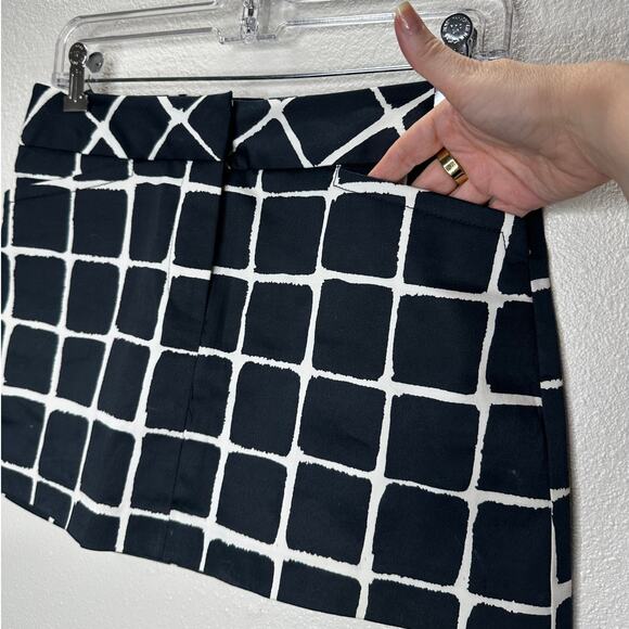 Trina Turk Black & White Check Front Zip Pocket Mini Skirt 4 - Picture 4 of 12